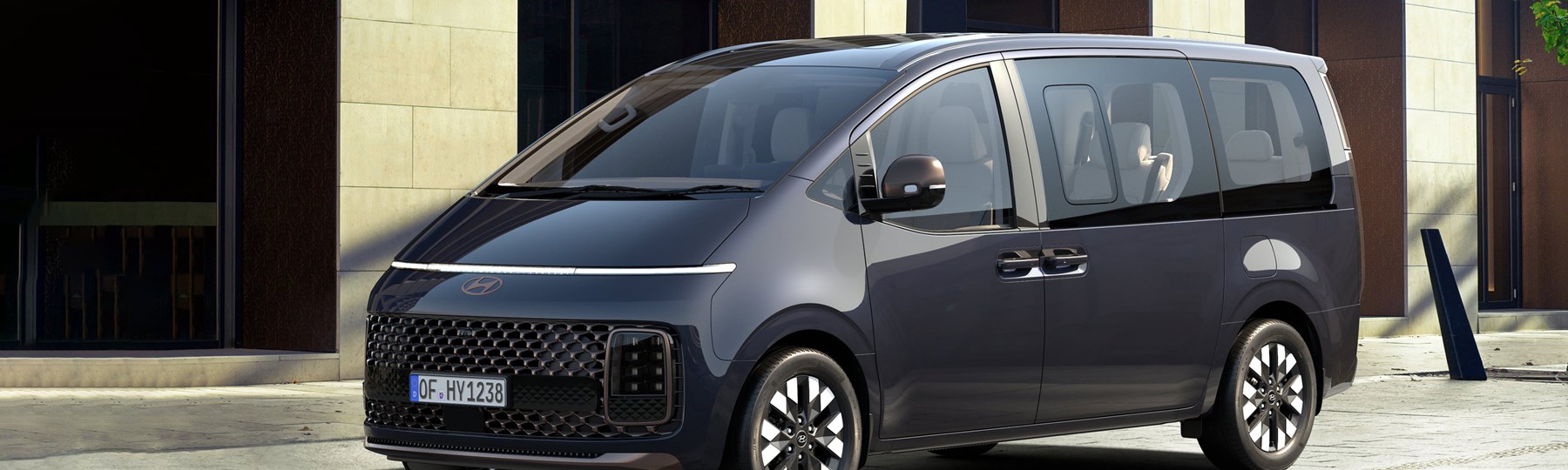 US4 Viz EXT UB7-MoonlightBluePearl SHOT 002 edit